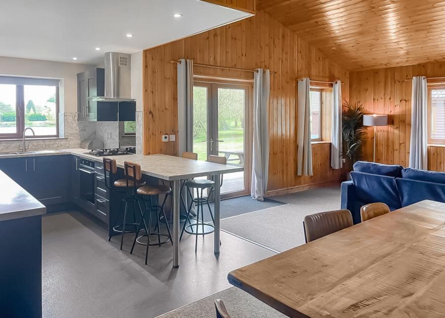 woodland waters country park in lincolnshire