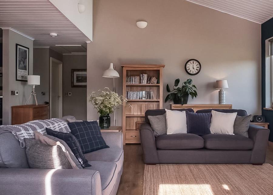 lodge interior at fairway lakes lodges in norfolk