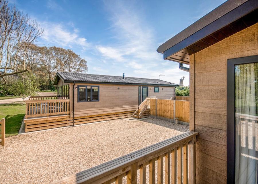 hawthorn glen lodges with private hot tubs in norfolk