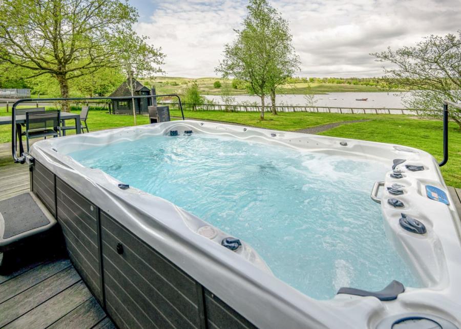 hot tub breaks at kielder waterside holiday park 
