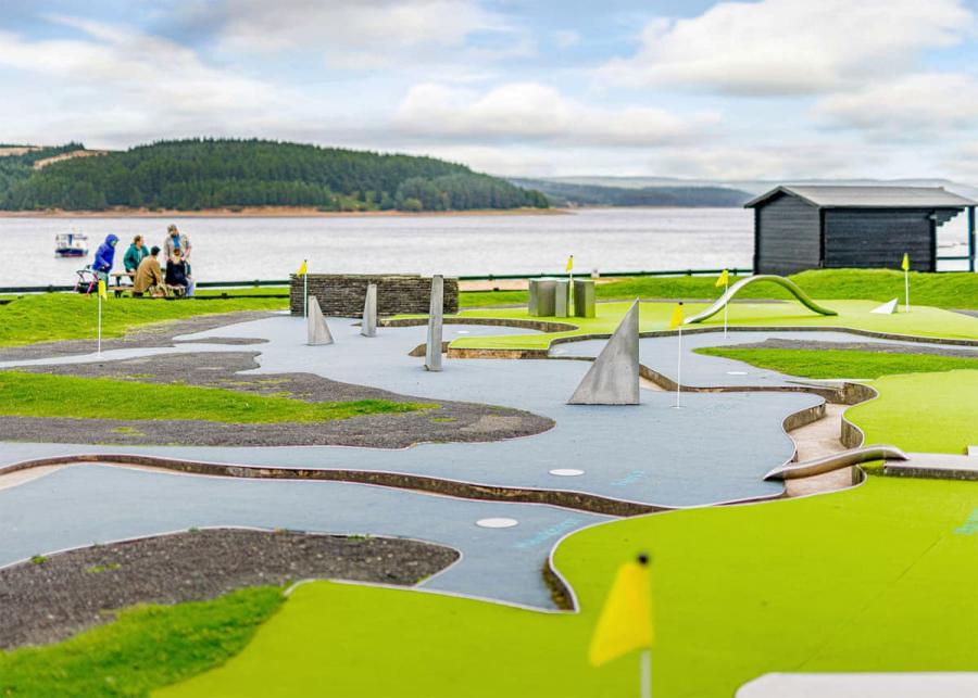 golf at kielder waterside holiday park 