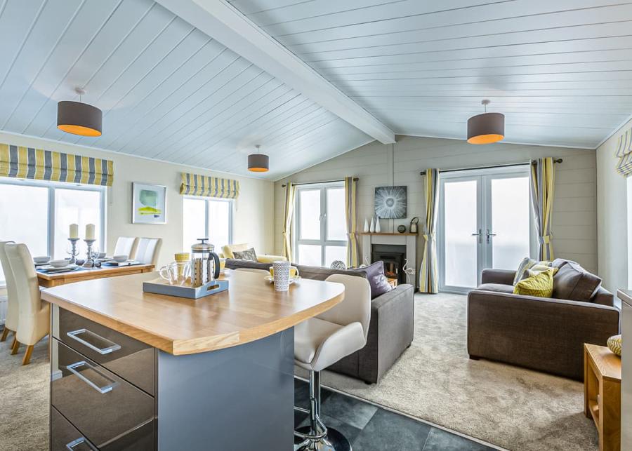 luxury lodge holidays at king's lynn holiday park in norfolk