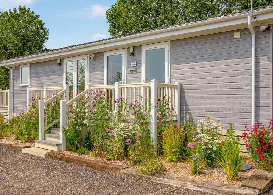 otters mead boutique lodges near beetley