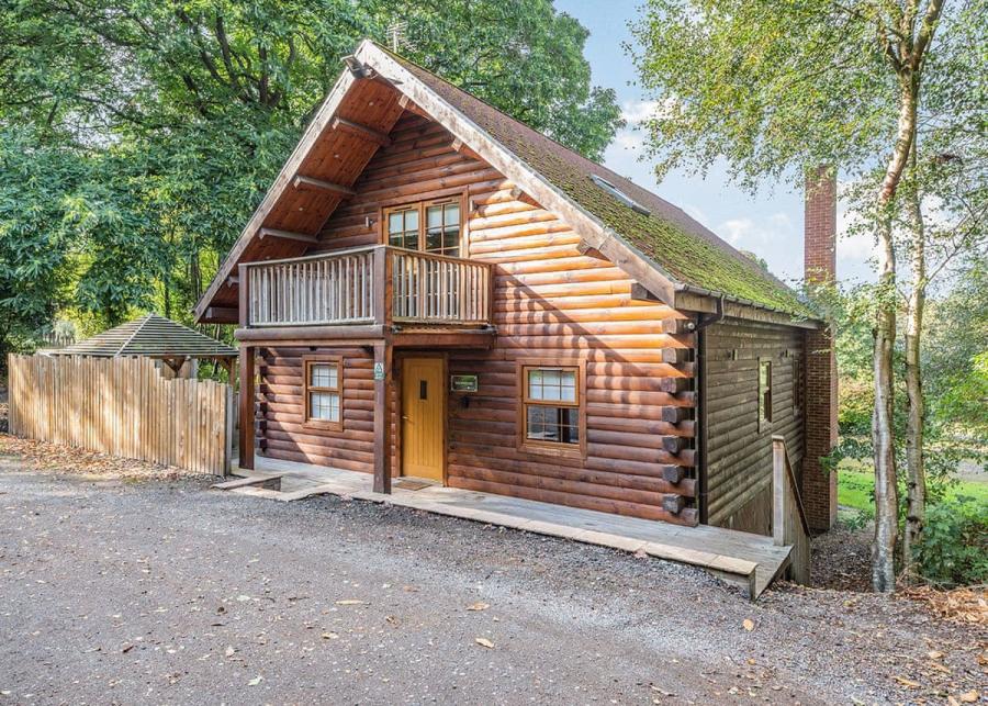 lodges at redbrick woodland lodges in edwinstowe