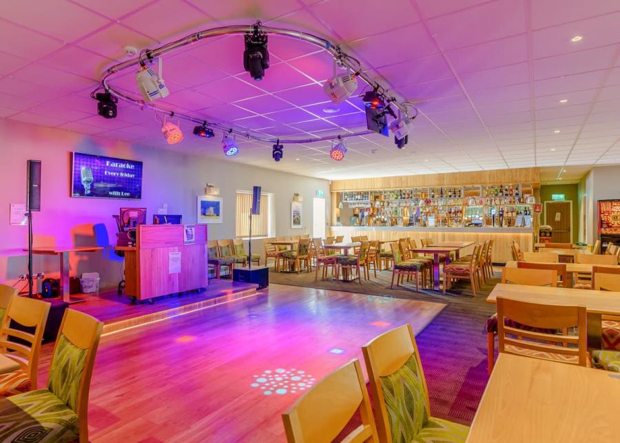 entertainment at riverside holiday village
