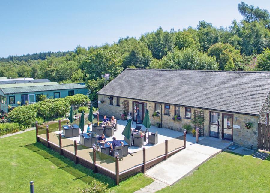 bar and restaurant at springhouse country park 