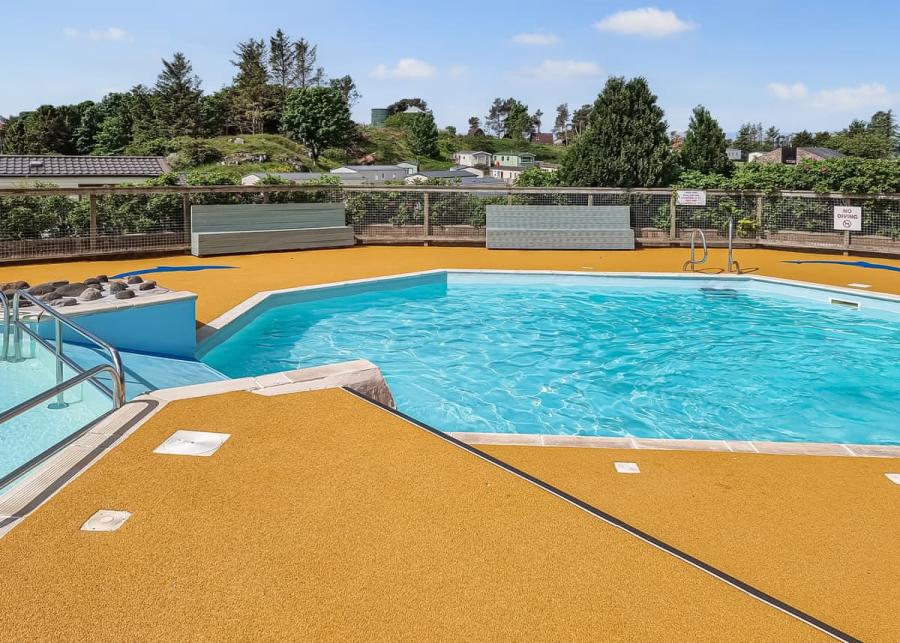 pool at waren caravan park in bamburgh