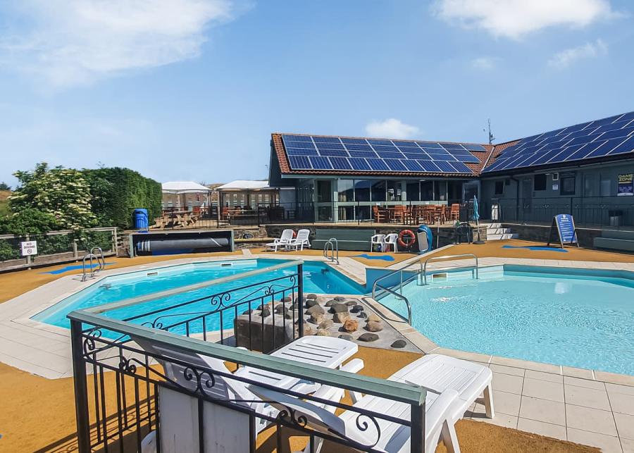 outdoor pool at waren caravan park in bamburgh