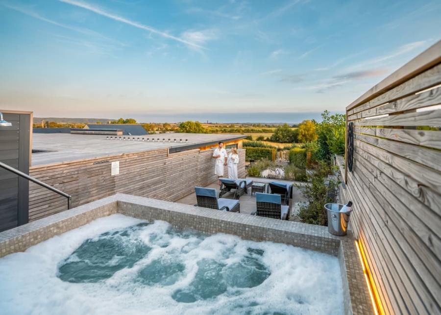 hot tub at windmill retreat and spa near bridgewater