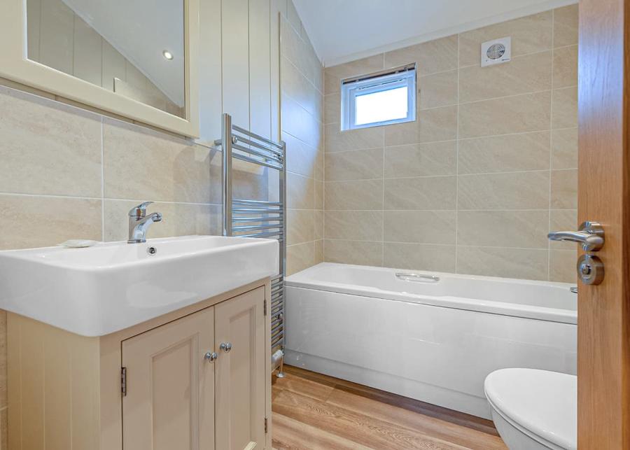 modern bathroom yaxham waters holiday park