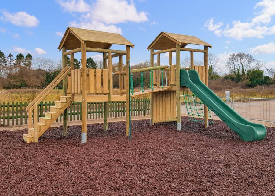 playground at yaxham waters holiday park