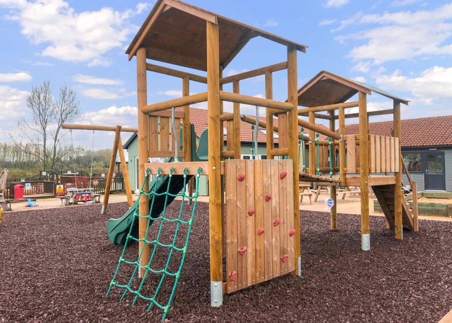 play park at yaxham waters holiday park