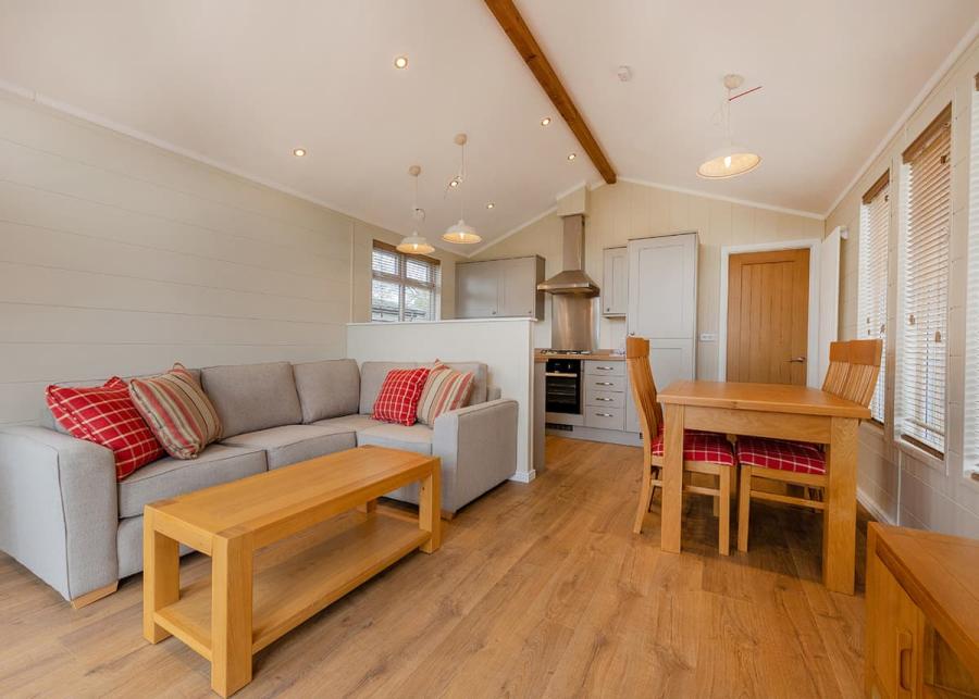 open pplan living at yaxham waters holiday park