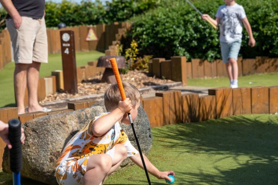 adventure golf at bashley holiday park in new milton
