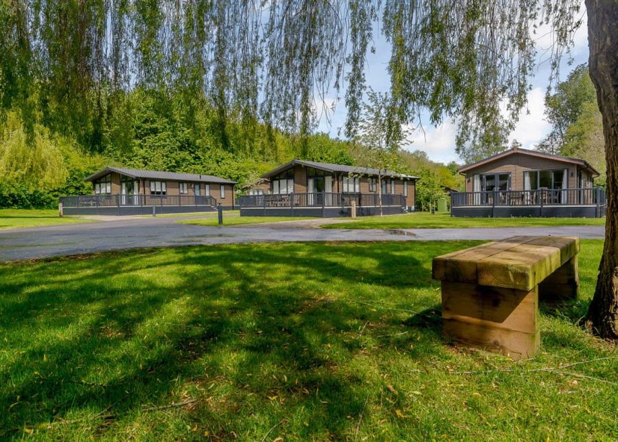 luxury lodge stays at bath mill lodge retreat near bath