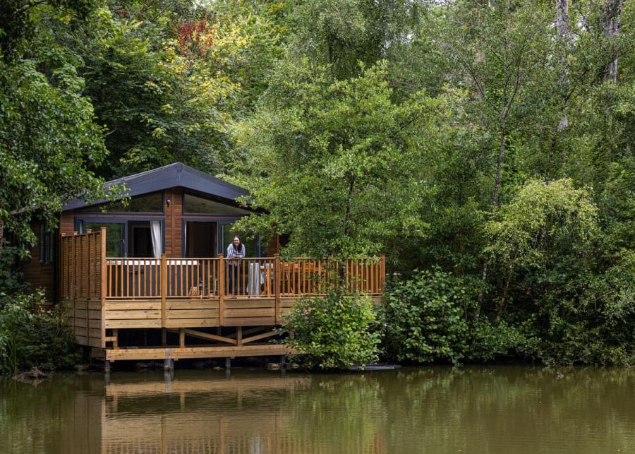 lodge breaks at brokerswood holiday park