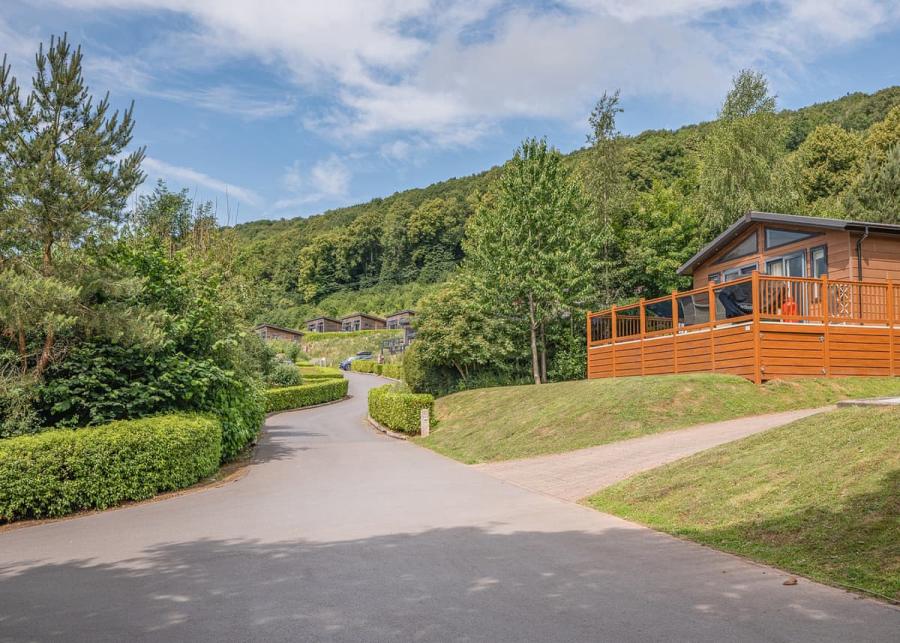 lodges at cheddar woods resort and spa