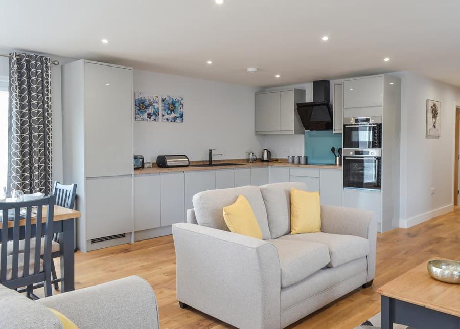 cotswold gateway escape in worcestershire