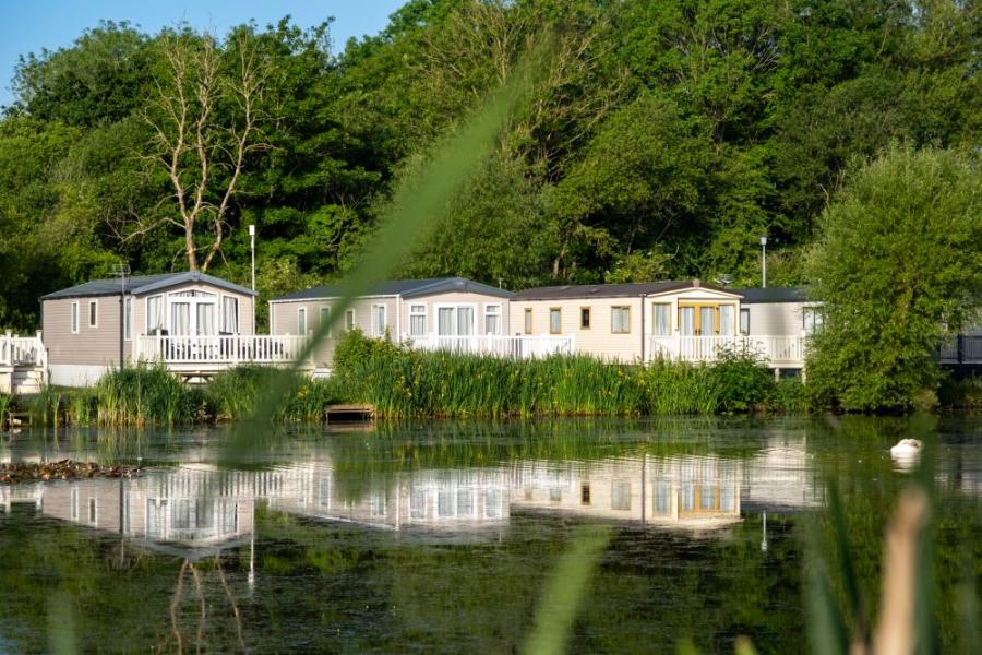 caravans at cotswold holiday park near cirencester