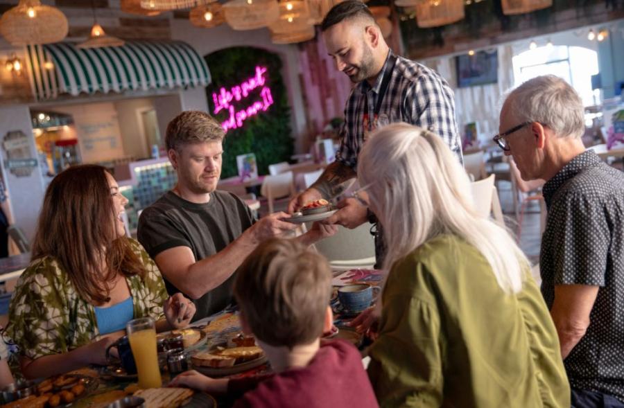 restaurant at devon bay holiday park in paignton 