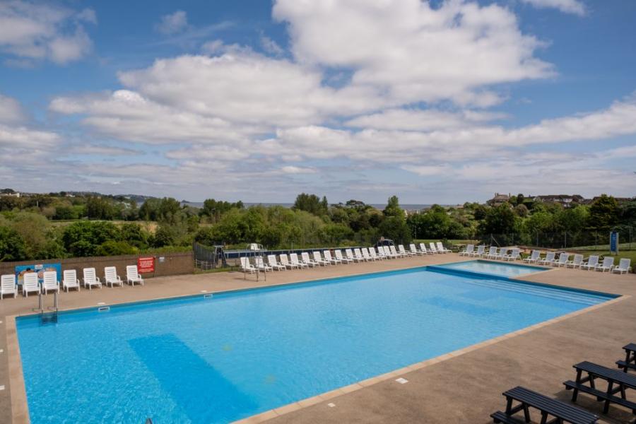 outdoor swimming pool at devon bay holiday park in paignton 