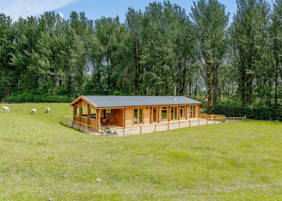 peckmoor farm lodges