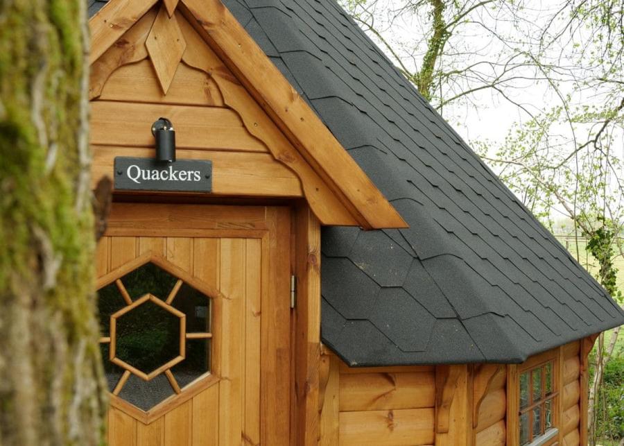 luxury lodges at peckmoor farm lodges in crewkerne