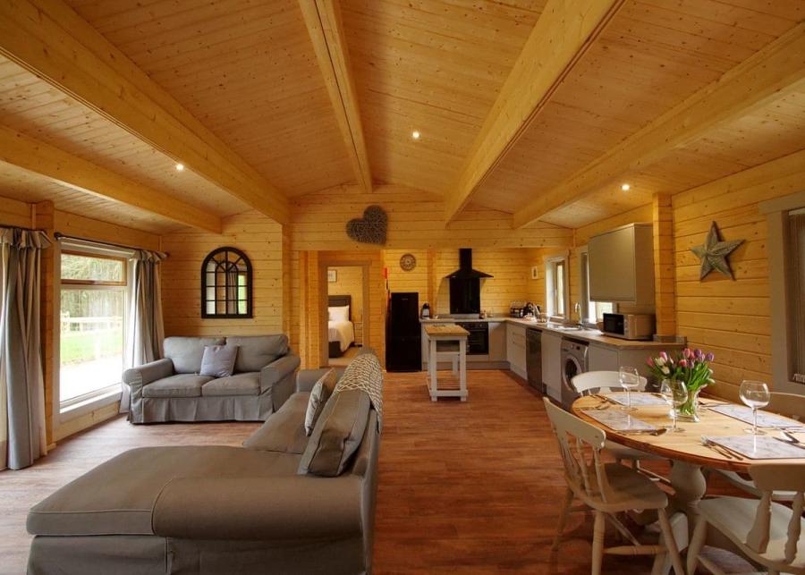 peckmoor farm lodges in crewkerne
