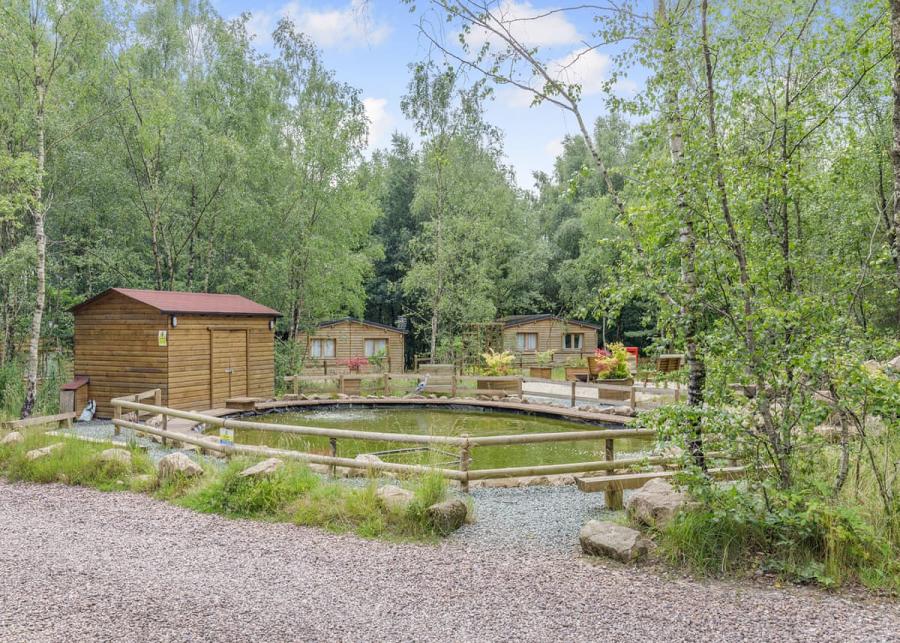 quarry walk lodges near cheadle