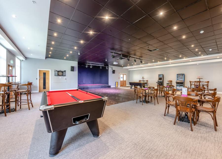 entertainment at riverside holiday park in west sussex