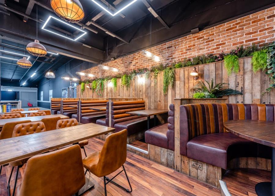 bar and restaurant at riverside holiday park in bognor regis