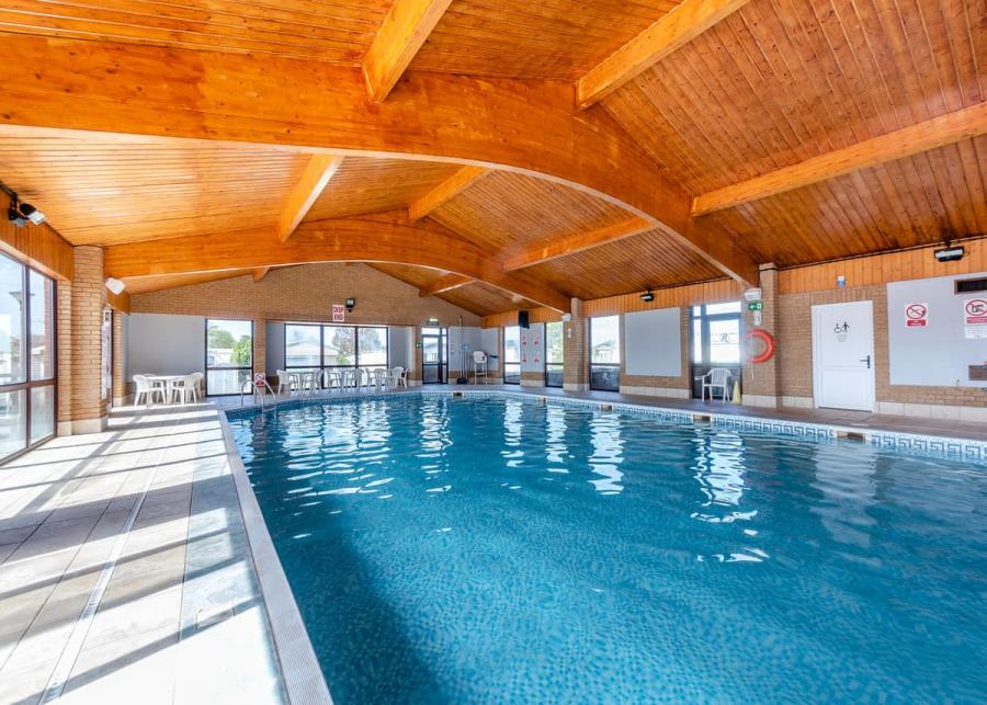 swimming pool at riverside holiday park in bognor regis