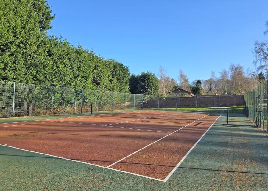 tennis court at silver trees holiday park in staffordshire