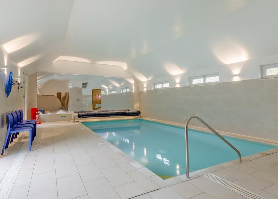 indoor pool at swandown lodges in chard