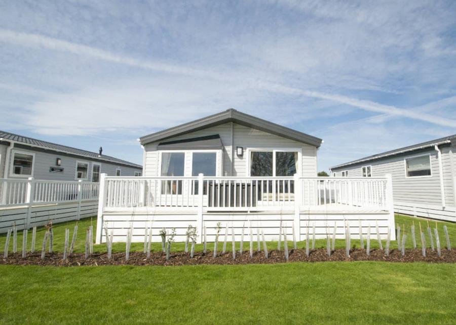 lodge holidays by the sea at the bay holiday park in pevensey