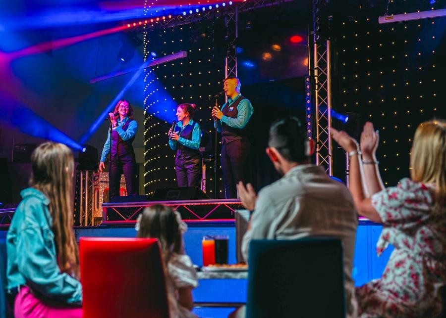 entertainment at unity beach holiday park in brean