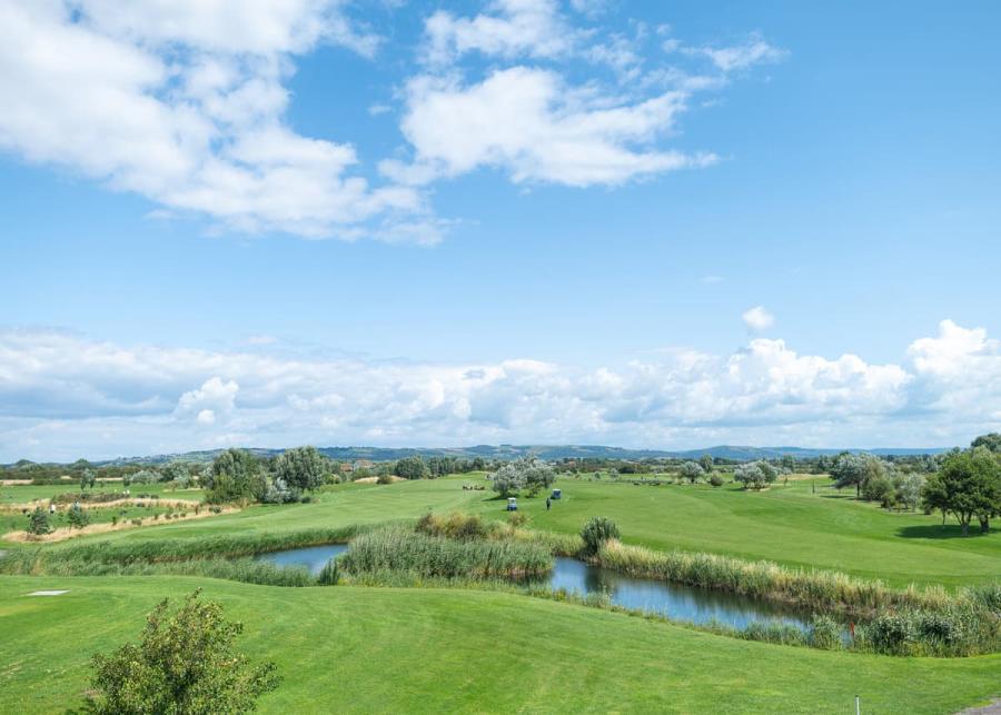 golf at unity beach holiday park in brean
