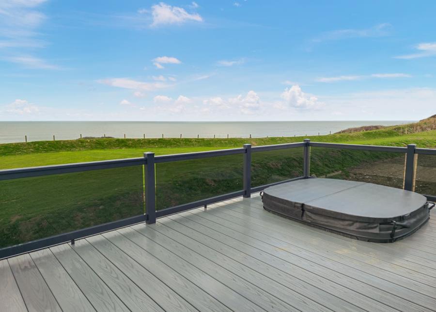 hot tub stays at aber bay holiday park