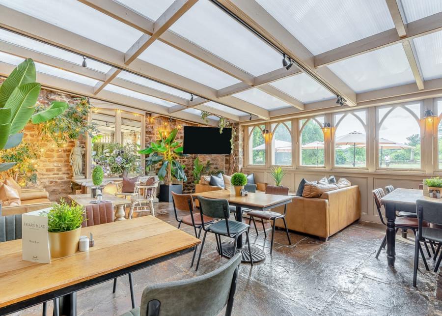 restaurant at akebar holiday park in leyburn
