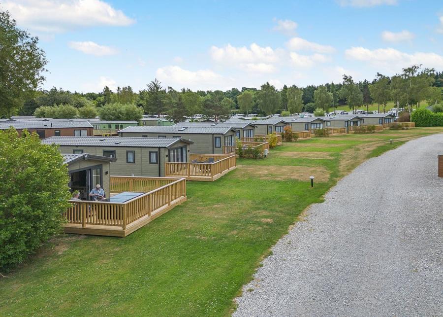 lodges and caravans at akebar holiday park in leyburn