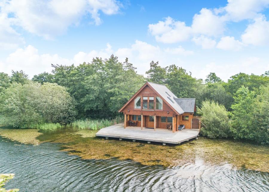 anglesey lakeside lodges in anglesy
