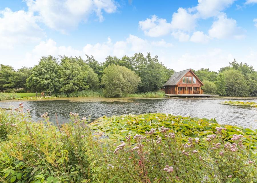 anglesey lakeside lodges in anglesy