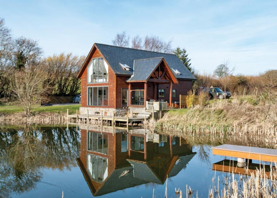 anglesey lakeside lodges in anglesy