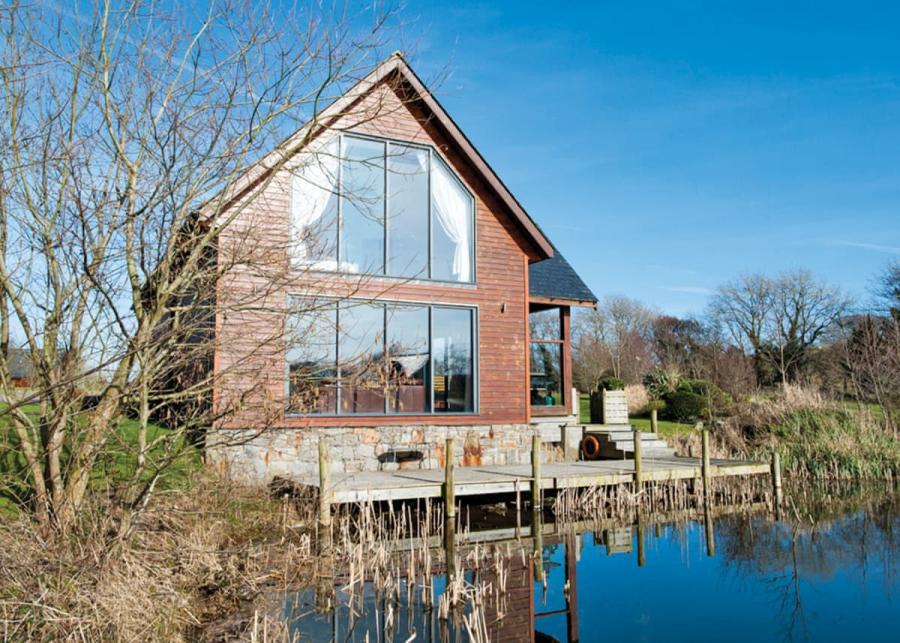 anglesey lakeside lodges in anglesy