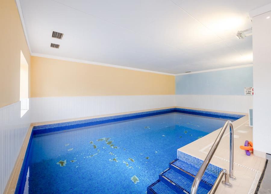 indoor pool at cawood country park 