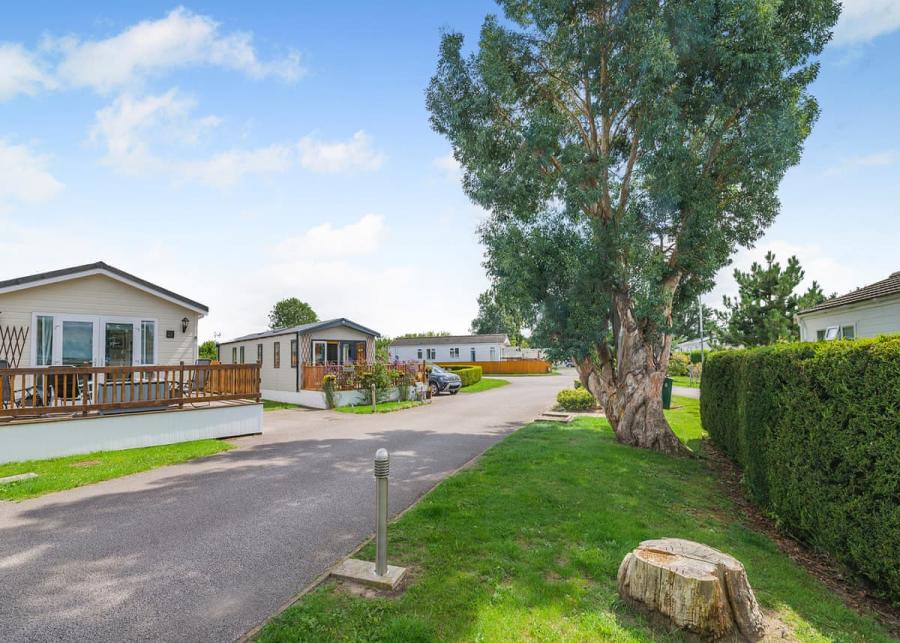 lodge stays at cawood country park in yorkshire