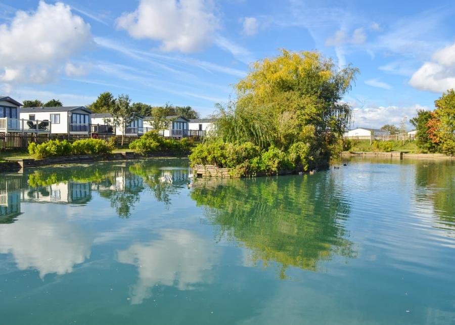 lake at the cottages at orchard farm in filey
