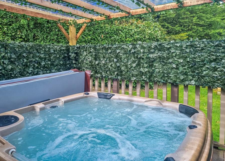 private hot tub at croft park lodges near beverley