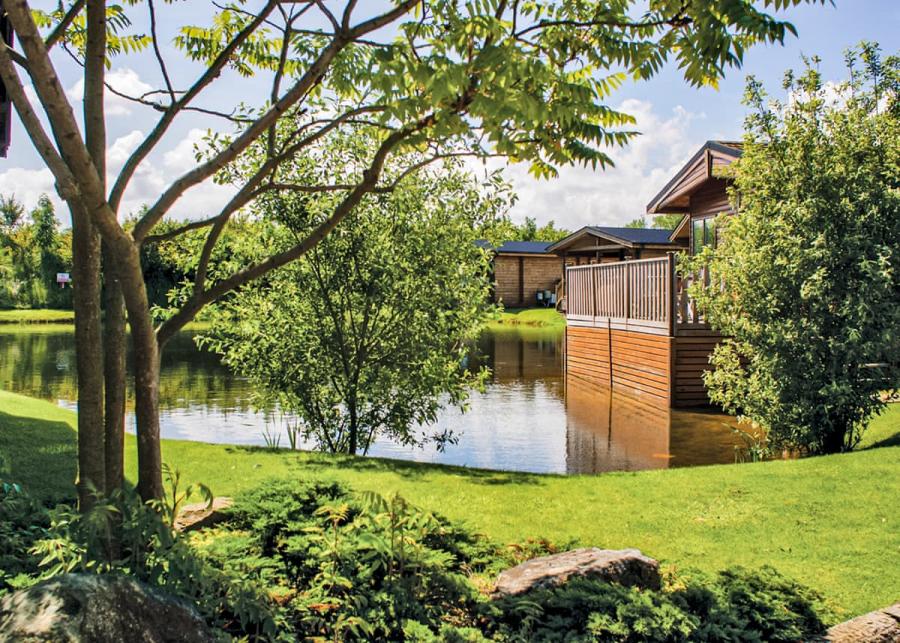 lodge holidays at dacre lakeside park in driffield