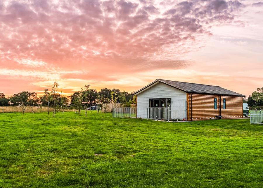 flaxton meadows luxury lodges 